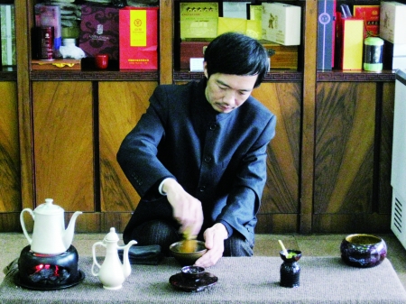 章志峰表演分茶茶百戏