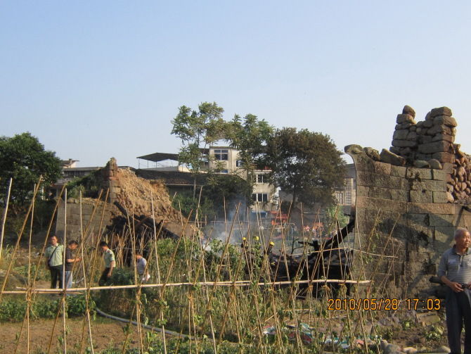 武夷山余庆桥火灾现场